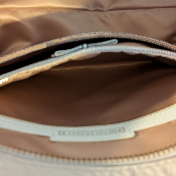 Henri Bendel Rivington Perforated Leather Handbag, Beautiful Condition! - Picture 9 of 13